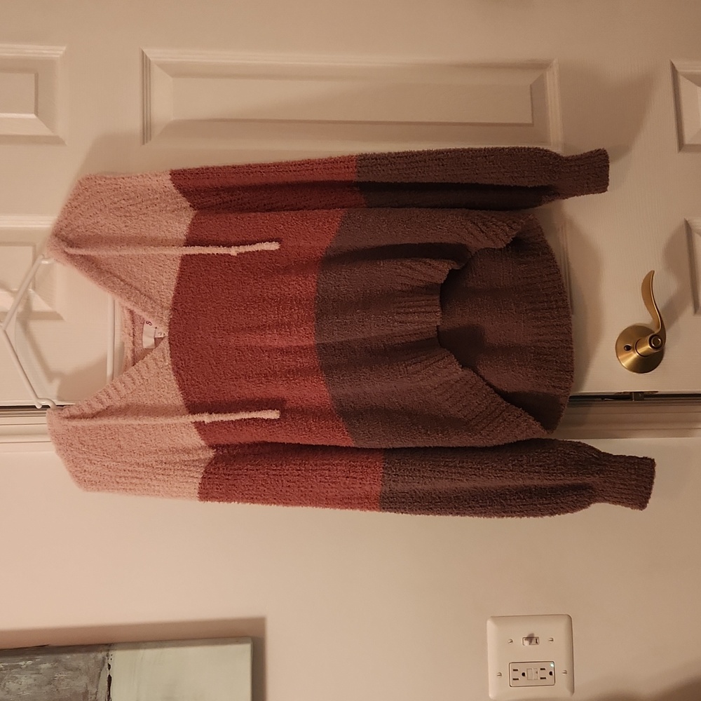 Soft hooded top